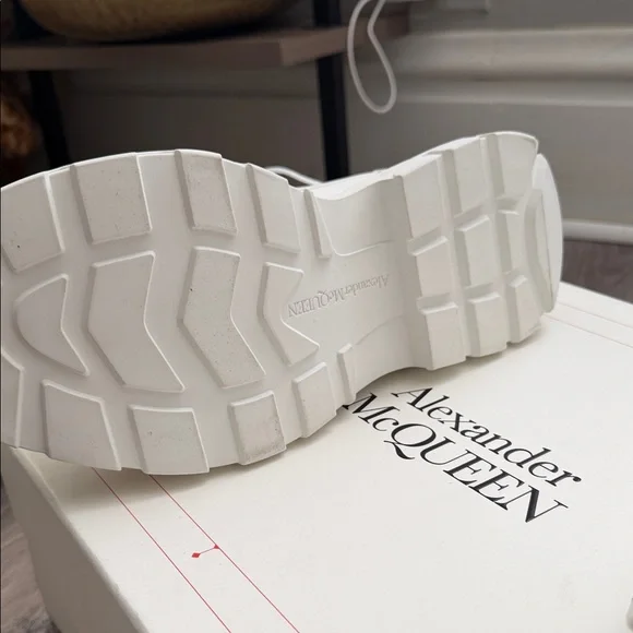 Men’s Alexander McQueen Sneakers - Picture 6 of 8